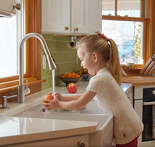 Fregadero de cocina reversible de 33 pulgadas de arcilla refractaria blanca con doble lavabo con 2 rejillas de acero inoxidable y 2 desagües
